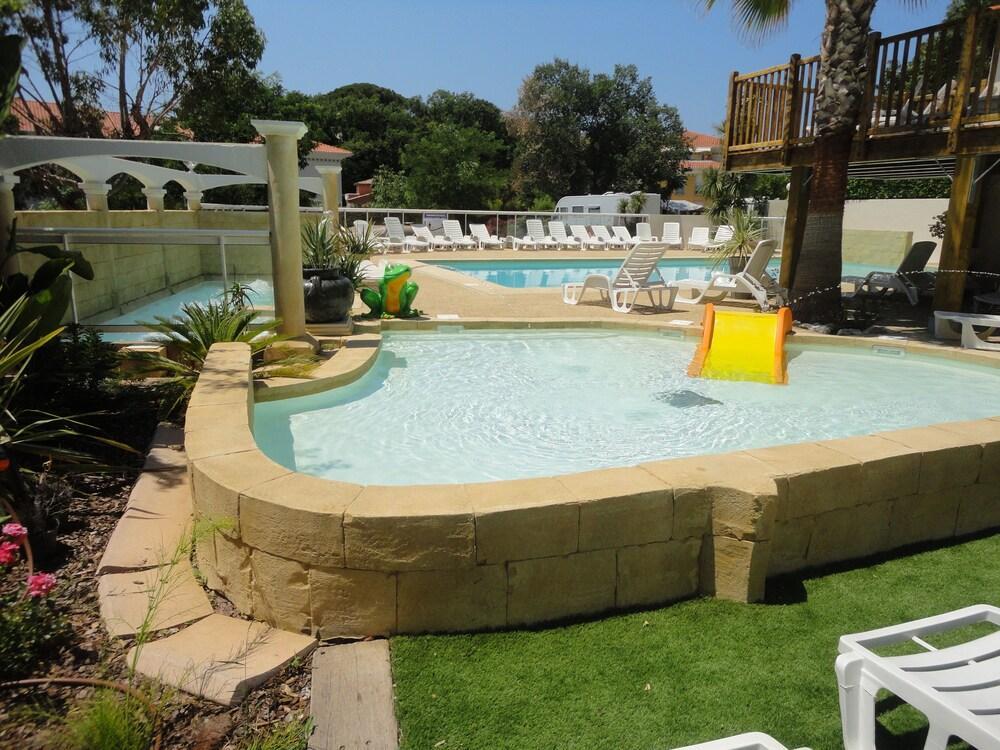 Les Acacias Camping 4*