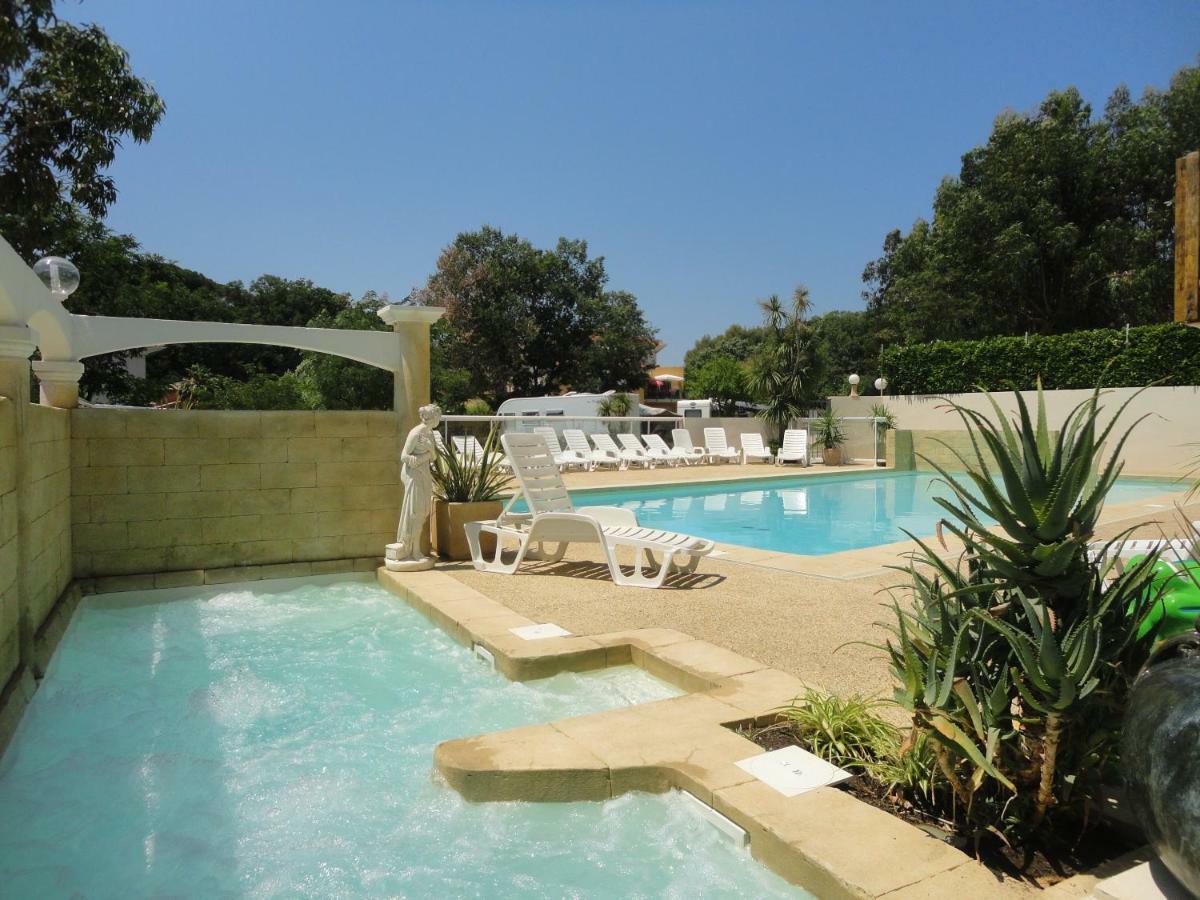 Camping Les Acacias 4*