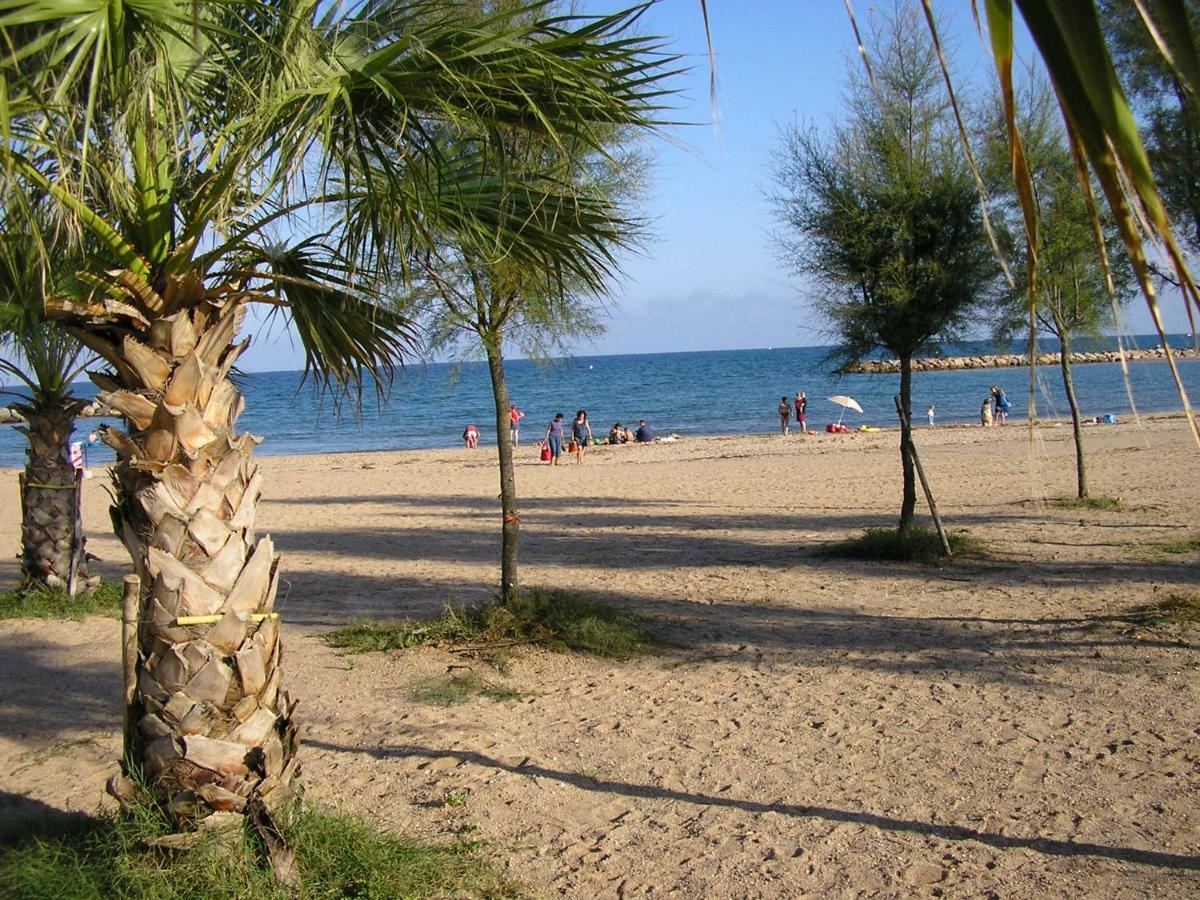 Les Acacias Camping 4*